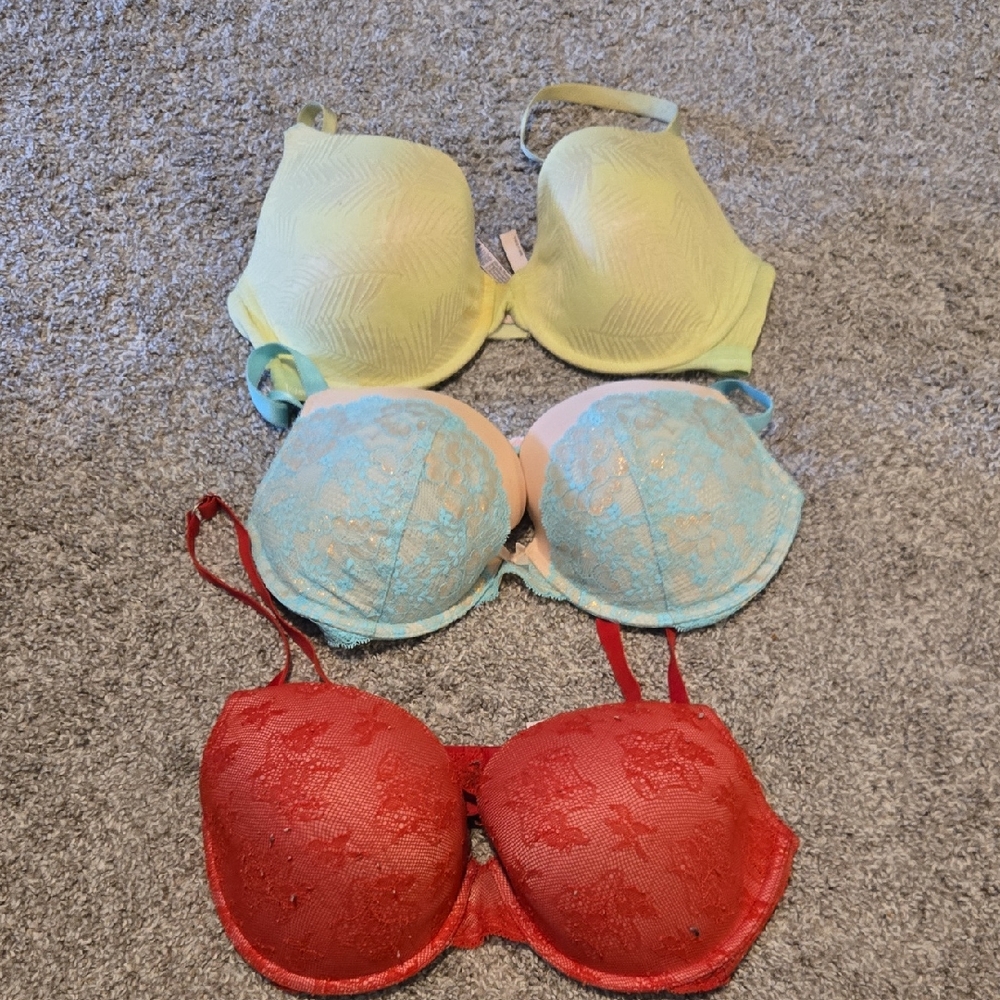 Victoria's Secret Vibrant Lace Bra Trio